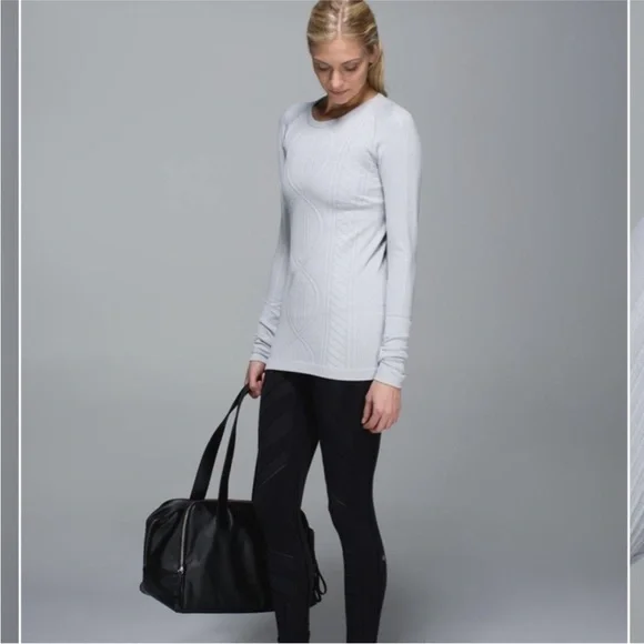 Lululemon grey restless pullover with thumb holes - Picture 6 of 6